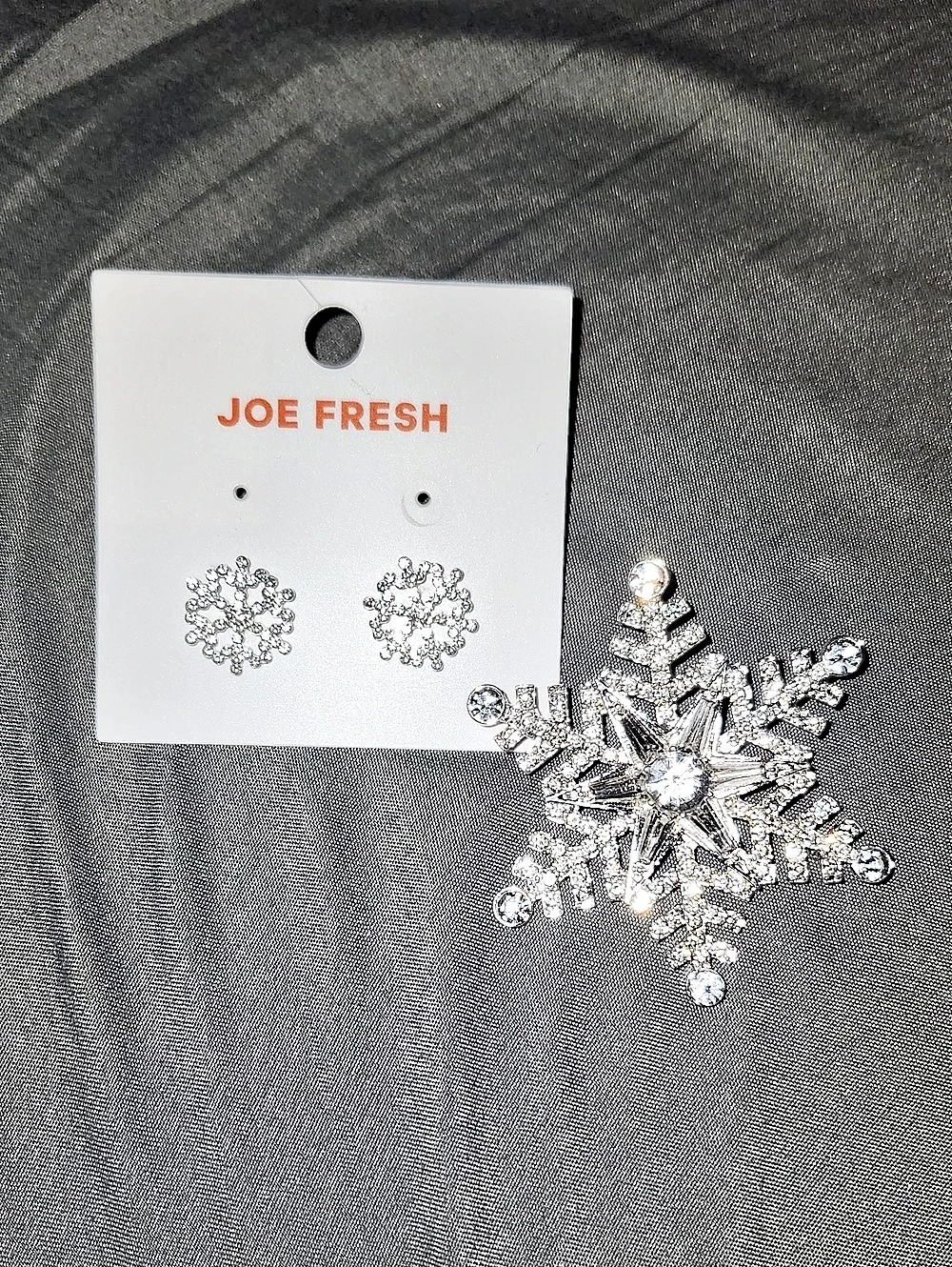 Joe Fresh Snowflake Brooch & Matching Earrings in Silver ✨️NWT✨️